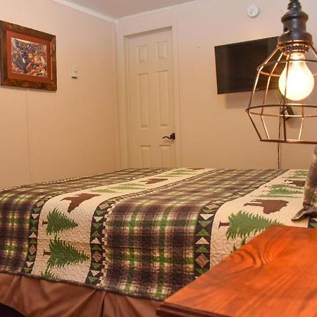 Adirondack Sunrise Lodge Lake George Exterior foto