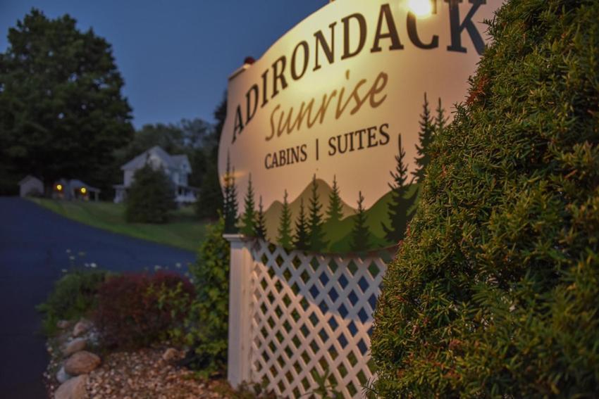 Adirondack Sunrise Lodge Lake George Exterior foto