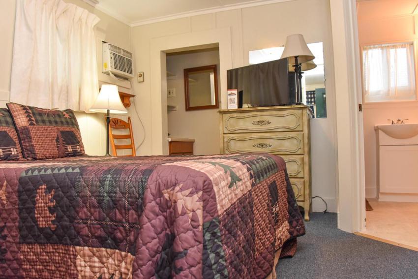 Adirondack Sunrise Lodge Lake George Exterior foto