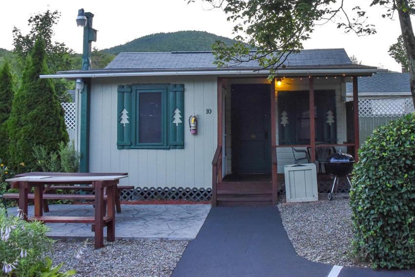 Adirondack Sunrise Lodge Lake George Exterior foto